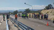 Feci kaza: Otobüs ile kamyon çarpıştı