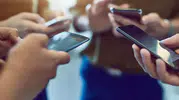 Sabah uyanıp telefonu ele alan isyan etti