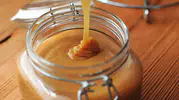 Evde Karamel Yapmanın Püf Noktaları: Tatlıların Gizli Kahramanı Artık Gözünüzü Korkutmasın