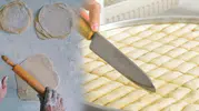 Baklava Hamuru Açarken Yırtılıyorsa Sebebi Bu Olabilir! Ustaların Bildiği 4 Kritik Hata