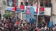 CHP'liler İl Başkanlığı önünde toplandı