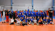 Sporcular ve annelerinden mini voleybol turnuvası