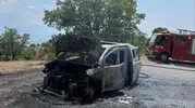 Seyir halindeyken çıkan yangın kamyoneti küle çevirdi