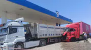 Baygınlık geçirdi akaryakıt istasyonuna daldı
