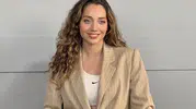 Özge Özacar imaj değiştirdi! Ünlü oyuncunun son hali sosyal medyada gündem oldu