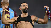 Dünya bu futbolcuyu konuşuyor