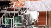 Bulaşıklar Makineden Buğulu Çıkıyorsa Nedeni Bu Olabilir! İşte En Sık Yapılan Hatalar