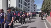 Adliyeye sevk edilen şüphelilere ailelerinden ibretlik tepki