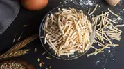 Evde Erişte Yapmanın Püf Noktaları! Hamura Su Yerine Ne Konmalı?