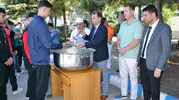 Hayatını kaybeden öğrenci için aşure dağıttıldı