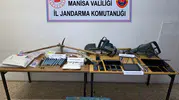 Patlayıcılarla define kazısı yapıyorlardı: Yakalandılar