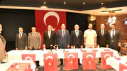 Manisa Dostlar Meclisi’nde zeytin ve üzüm üreticilerinin sorunları ele alındı