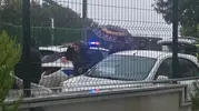 Okuldaki bekçi veliyi ayağından vurdu