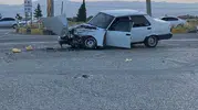 Manisa'da otomobil ile tır çarpıştı: 1 yaralı