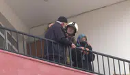 Korkutan yangın: Mahsur kalan iki yaşlı çift kurtarıldı