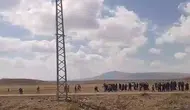 Cenaze sırasında iki aile birbirine girdi