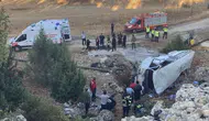 Tarım işçilerini taşıyan minibüs şarampole yuvarlandı! Çok sayıda ölü ve yaralı var