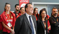 Başkan Besim Dutlulu ve Kadın Voleybol Takımından Vestel’e Ziyaret