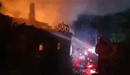 Manisa'da ev yangını korkuttu