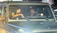 Türk hoca bir araç dolusu kadınla gecelerde: Kucak kucağa oturdular!