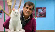 Ünlü sanatçı nesli tükenmekte olan kedi ile düet yaptı