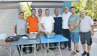Manisa’da Çarşı esnaflarından imece aşure hayrı