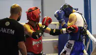 Saruhanlı'da bir ilk: Muaythai sporcuları kıyasıya yarıştı
