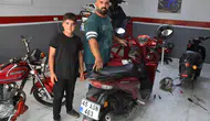 Çocukluk hevesi mesleğe dönüştü: 30 yıldır Manisa'ya hizmet ediyor