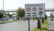 Karayollarında Büyük Değişim: Hız Sınırları ve Trafik Levhaları Yeniden Belirleniyor