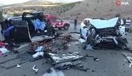 Hafif ticari araç ile otomobil kafa kafaya çarpıştı: 4 ölü, 2 yaralı