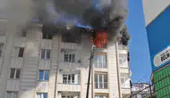 4 katlı bine alevlere teslim oldu