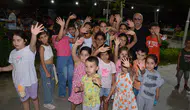 Sunucu Yılmaz Ünsal’dan çocuklara dondurma