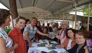 Sevilen yazar imza gününde sevenleriyle bir araya geldi