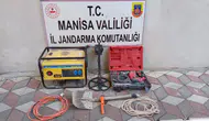Manisa'da kaçak kazıya jandarmadan suçüstü