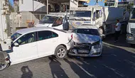 Feci kaza! Araçlar birbirine girdi