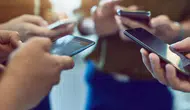 Sabah uyanıp telefonu ele alan isyan etti