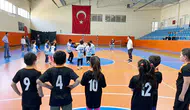 Öğrenciler geleneksel çocuk oyunlarında yarıştı