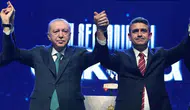 Bir CHP'li belediye başkanı daha resmen AK Partili oldu