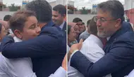 Bakan çocuğun takımını duyunca bir daha sarıldı