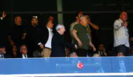 Fenerbahçe’nin olağanüstü seçimli genel kurulunda ortalık birbirine girdi
