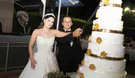 NAZLI İLE OĞUZHAN 8 YIL BİRLİKTELİĞİ EVLİLİKLE TAÇLANDIRDI