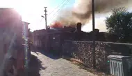 Manisa'nın tarihi köyünde korkutan yangın