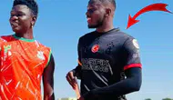 Ünlü futbolcunun giydiği Galatasaray forması başını yaktı