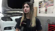 Genç kız otomobillere çocukluktan gelen merakını mesleğe taşıdı