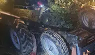 Devrilen traktörün altında kalan sürücü hayatını kaybetti