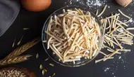 Evde Erişte Yapmanın Püf Noktaları! Hamura Su Yerine Ne Konmalı?