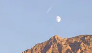 Spil Zirvesinde Ay ve Uçak aynı karede  buluştu
