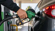 Akaryakıtta Yeni Zam Sinyali mi? Petrol Yükseliyor, Sürücülerin Gözü Pompa Fiyatlarında