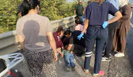Yola dökülen mazot peş peşe iki kazaya neden oldu