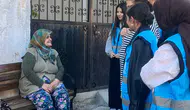 Üniversiteli gençler gönüllere dokunuyor